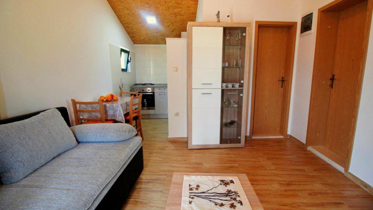 Holiday Home Jozo Omis Exterior photo